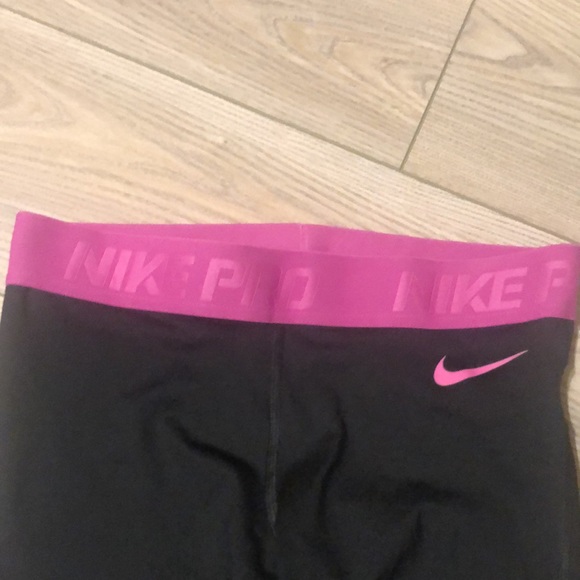 Nike Pro Women Dri Fit Athletic Capris - Picture 2 of 4